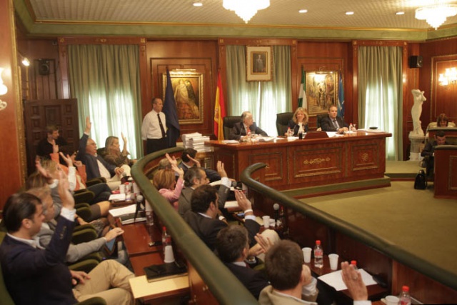 Imagen de la noticia El Pleno aprueba los presupuestos de 2014 dirigid…