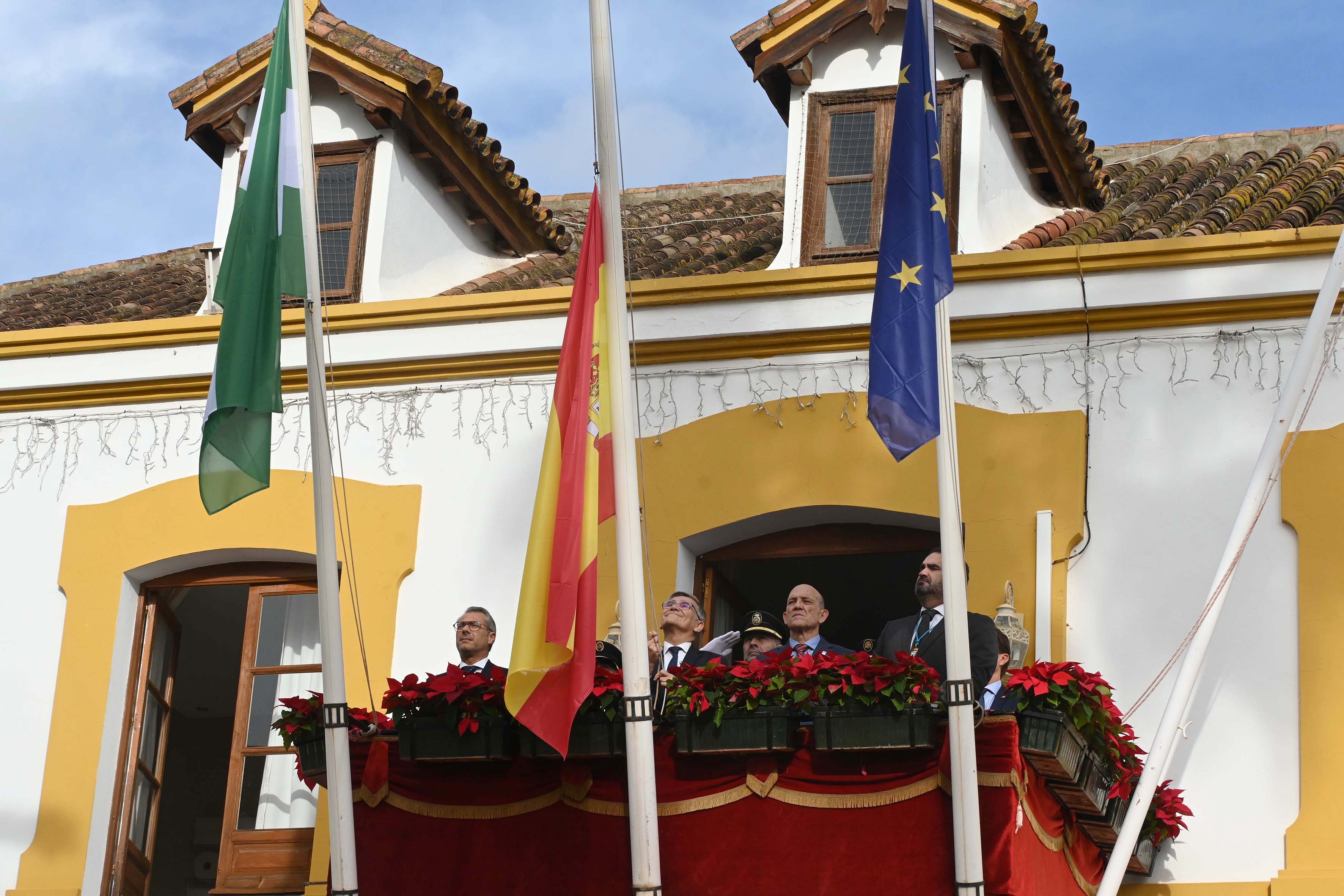 La ciudad celebra el Día de la Constitución con la tradicional izada de