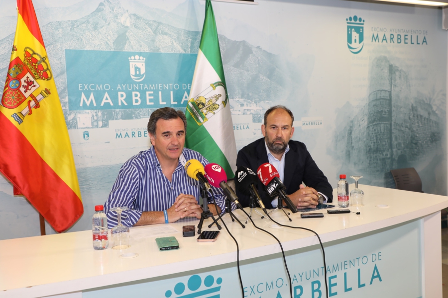 El Ayuntamiento refuerza la promoción de Marbella en los principales mercados nacionales con una campaña en la que la ciudad protagoniza 400 paneles de mobiliario urbano digital y centros comerciales