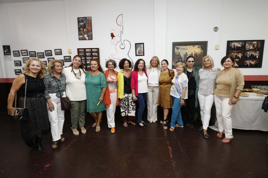 La alcaldesa destaca “la profesionalidad y la implicación” de los profesores y los 200 alumnos de los Talleres de Baile y Guitarra Flamenca de Arte y Cultura