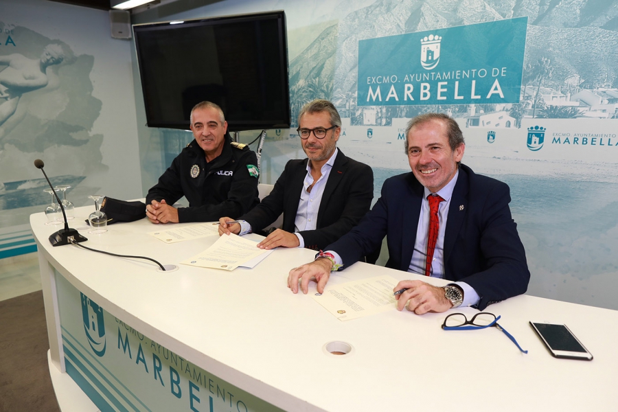 El Ayuntamiento y el Colegio de Abogados de Málaga firman un convenio pionero para que el personal de Seguridad Ciudadana y los profesionales del derecho realicen actividades formativas conjuntas