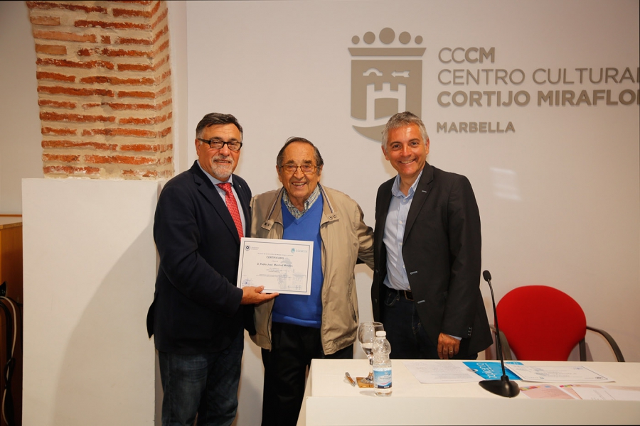 El Aula de Mayores de la Universidad de Málaga clausura su XI edición con la entrega de diplomas a los participantes