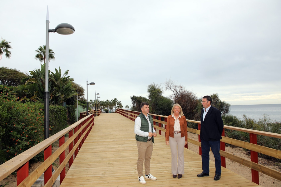 El Ayuntamiento suma otro tramo de Paseo Marítimo de casi 200 metros en Las Chapas con la conexión de las avenidas Jardines de las Golondrinas y del Naviero