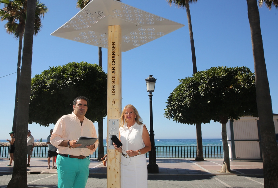Marbella pone en marcha dos proyectos pilotos para conectar por wifi las playas y paseos marítimos del municipio