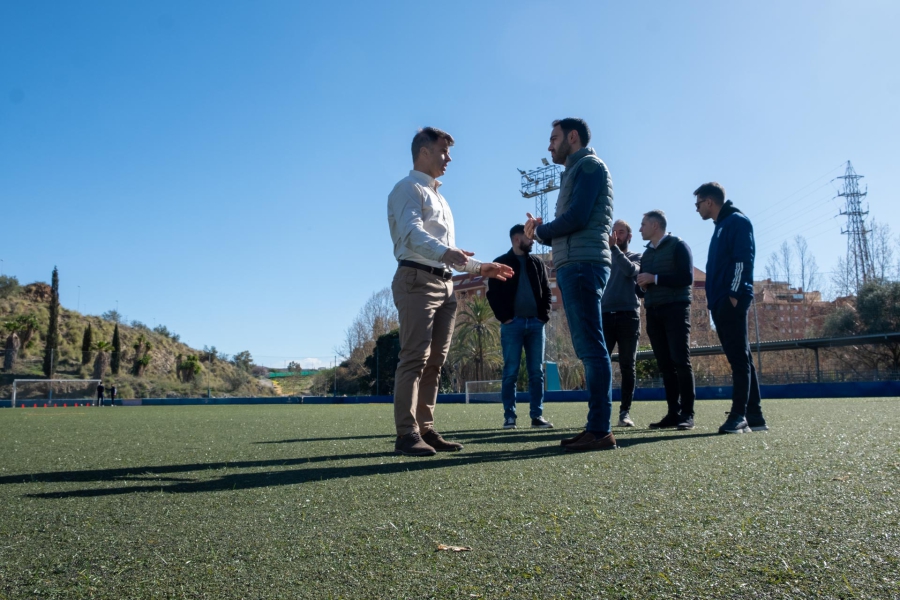 El Ayuntamiento saca a licitación la sustitución del césped artificial del campo de fútbol Luis Teruel del Polideportivo Arroyo Primero