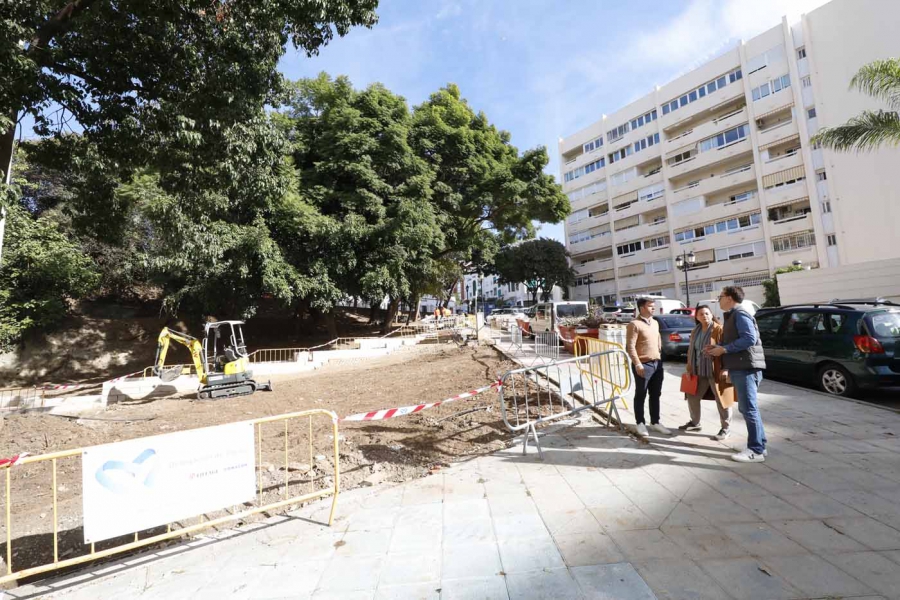 El Ayuntamiento transformará los jardines de la avenida Valentuñana en un parque público con senderos peatonales