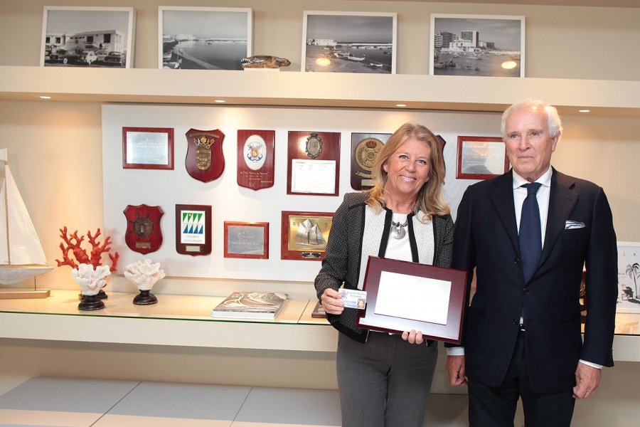 El Club Marítimo de Marbella nombra Socia de Honor a la alcaldesa