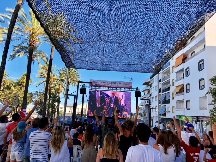 Éxito de asistencia en la proyección de películas y partidos del Mundial 2018 en la pantalla gigante instalada en Marqués del Duero