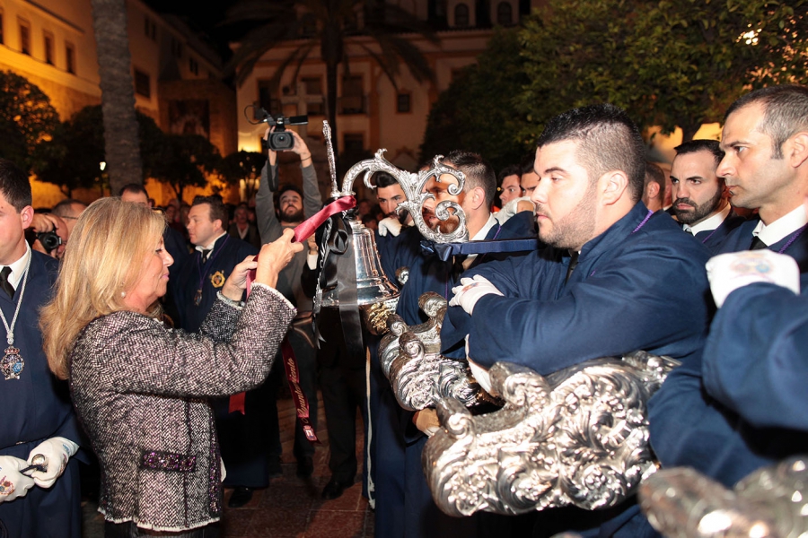 Marbella arropó a la Hermandad del Nazareno en su salida procesional del Miércoles Santo