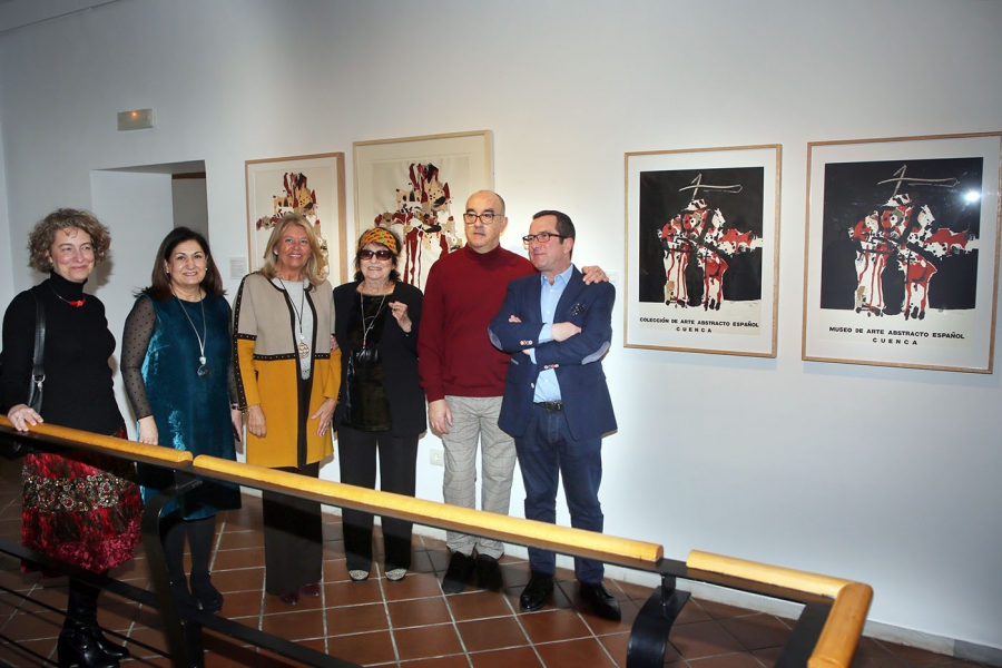 Una muestra que reúne por primera vez la obra gráfica completa de Manolo Millares se exhibe en el Museo del Grabado