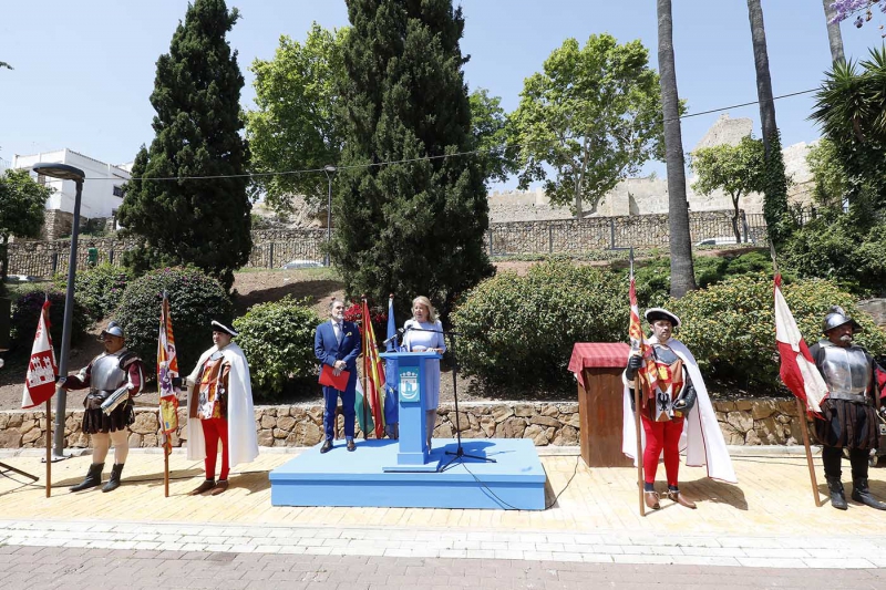 La alcaldesa subraya que “la historia de Marbella está fuertemente ligada a la figura de Fernando el Católico” en la inauguración de una plaza con el nombre del monarca