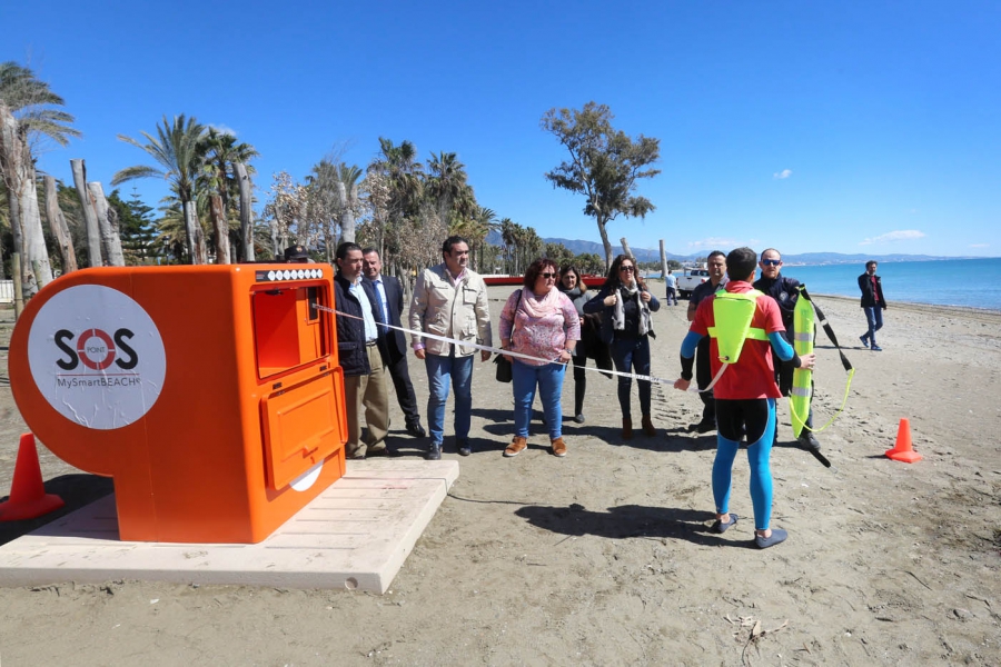 El Ayuntamiento apuesta por dotar de más seguridad a las playas con la instalación de puntos naranjas de salvamento