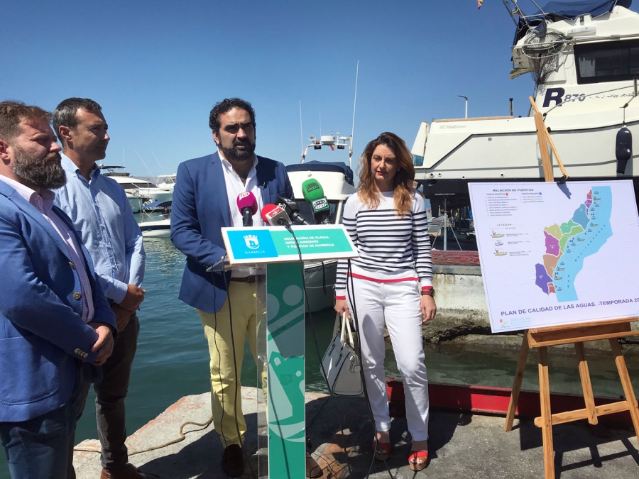 Marbella se beneficia del servicio de embarcaciones para el control de calidad de las aguas en el litoral durante el verano que pone en marcha Acosol
