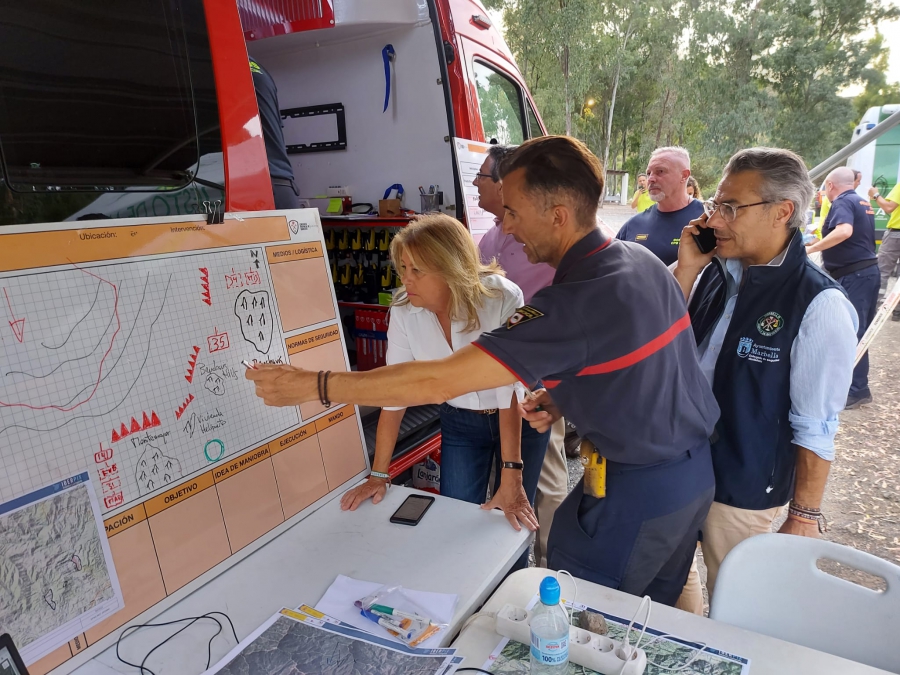 El Ayuntamiento de Marbella ha puesto a disposición “todos sus recursos” para ayudar en la extinción del incendio forestal originado en Pujerra y acoger a los vecinos desalojados de Benahavís