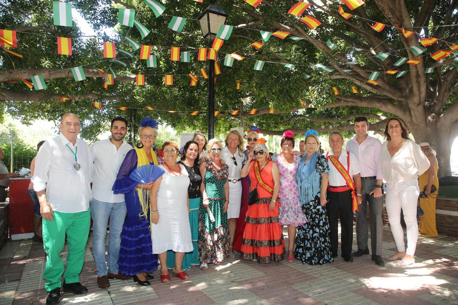 La alcaldesa visita la Feria de Nueva Andalucía y destaca su carácter tradicional y familiar