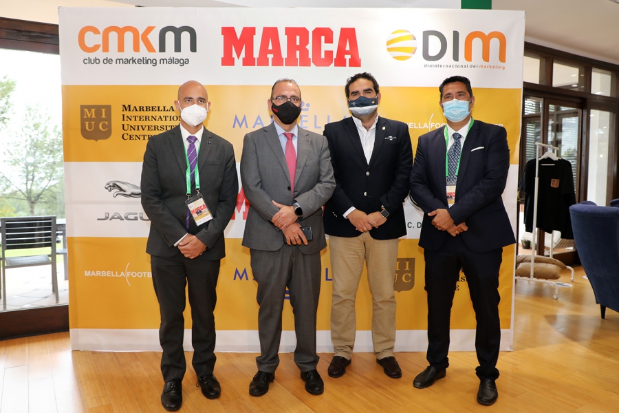 El concejal de Deportes asiste a la ponencia realizada por el director de diario Marca en el Centro Universitario Internacional de Marbella