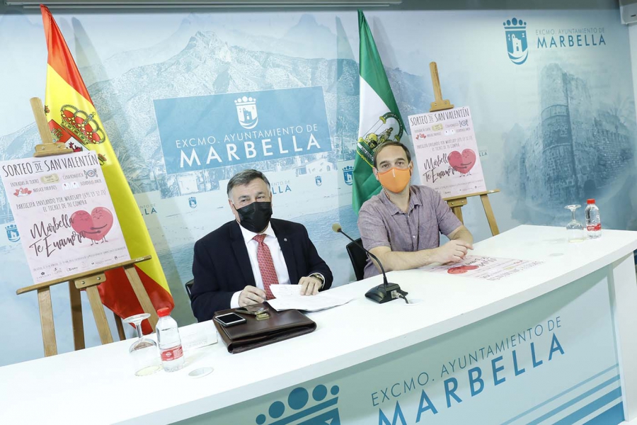 El Ayuntamiento se suma a la campaña #MarbellaTeEnamora, una iniciativa de apoyo a los negocios locales con motivo del Día de San Valentín