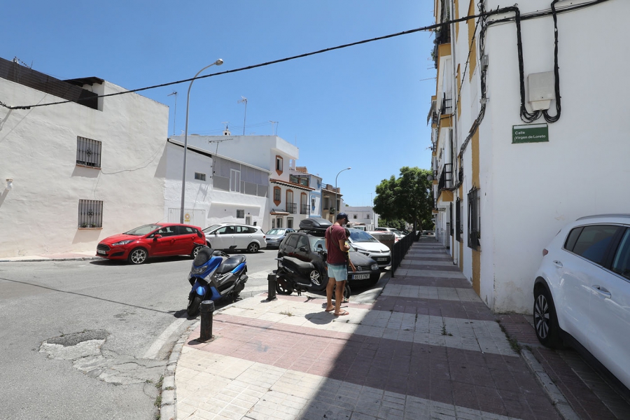 El Ayuntamiento destinará cerca de 800.000 euros a la regeneración urbana de varias calles de San Pedro Alcántara para mejorar sus infraestructuras, la accesibilidad y los servicios públicos