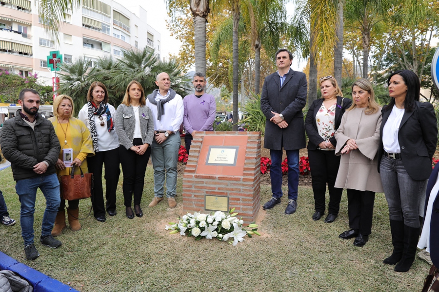 El Ayuntamiento inaugura la glorieta que lleva el nombre de Ana Orantes en la conmemoración del Día Internacional para la Eliminación de la Violencia contra las Mujeres