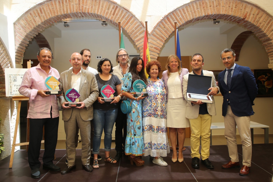 El Ayuntamiento reconoce la labor y entrega de los negocios del Distrito Marbella Oeste en los Premios del Comercio