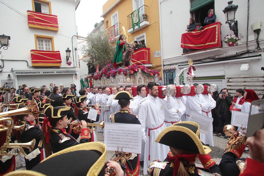 El Domingo de Ramos se cierra en Marbella con el desfile procesional de La Pollinica