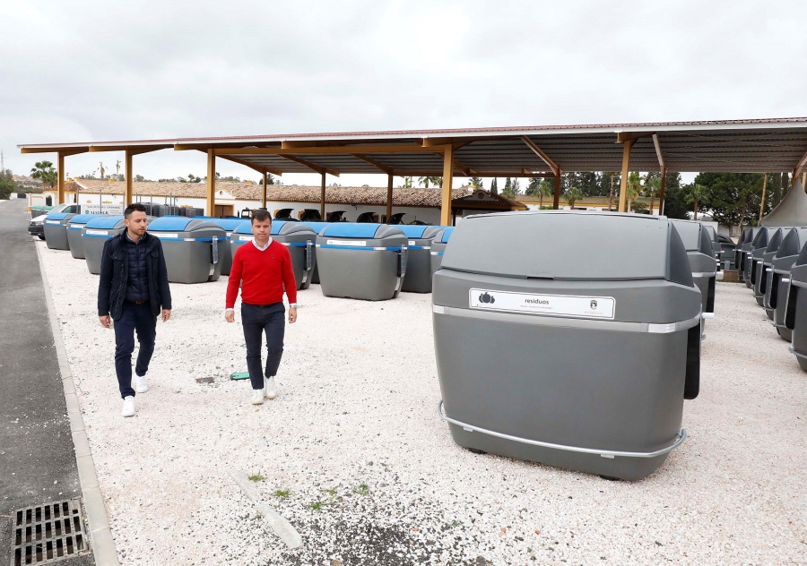 El Ayuntamiento culminará en junio la renovación integral del sistema de recogida de residuos en el municipio, que ha supuesto la instalación de más de 4.000 contenedores de carga lateral desde 2018
