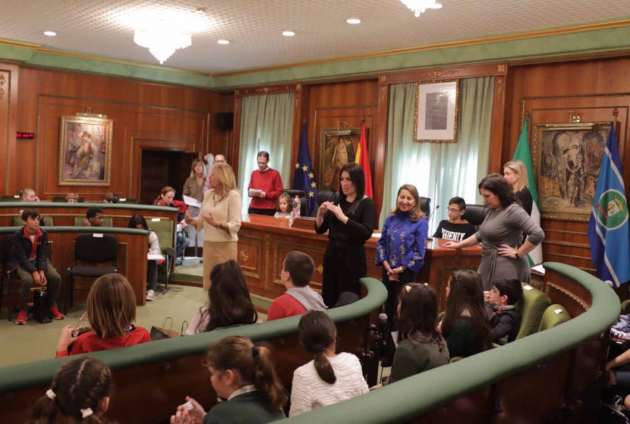 El Pleno del Consejo Municipal de la Infancia y la Adolescencia reivindica la tolerancia y el respeto para combatir el acoso escolar, la discriminación y la violencia familiar