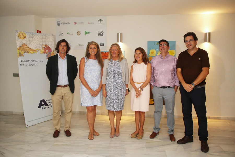 La alcaldesa visita las instalaciones de la asociación de autismo Ángel Riviére y muestra el respaldo del Ayuntamiento a sus proyectos e iniciativas