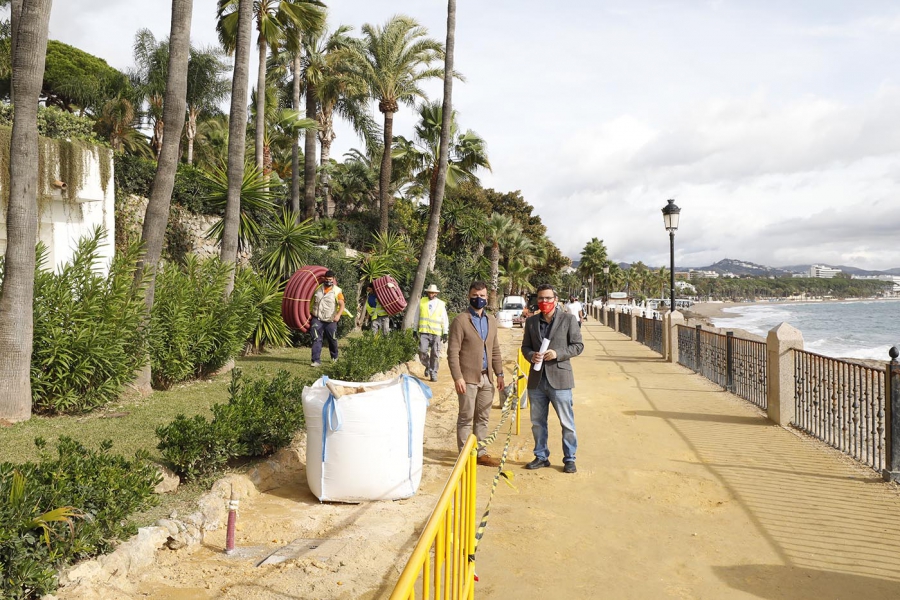 El Ayuntamiento refuerza la iluminación y mejora la seguridad en 1,5 kilómetros de la zona de albero del Paseo Marítimo