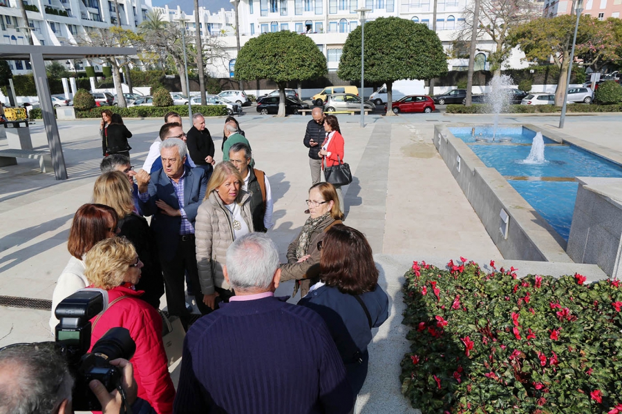 El Ayuntamiento acomete una recuperación integral de la Plaza del Mar con mejoras en las fuentes, el mobiliario urbano, la iluminación y la jardinería