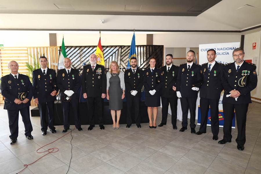 La alcaldesa destaca en el Día de la Policía Nacional la estrecha colaboración entre cuerpos de seguridad para lograr que Marbella se mantenga como una ciudad segura
