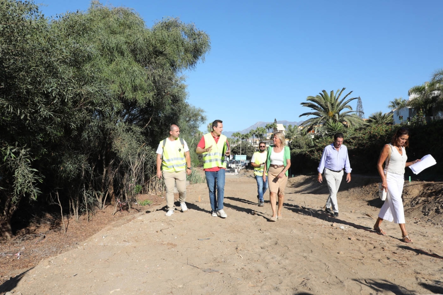 Marbella avanza en la conexión peatonal de sus 27 kilómetros de litoral con un nuevo tramo de Paseo Marítimo en Las Chapas
