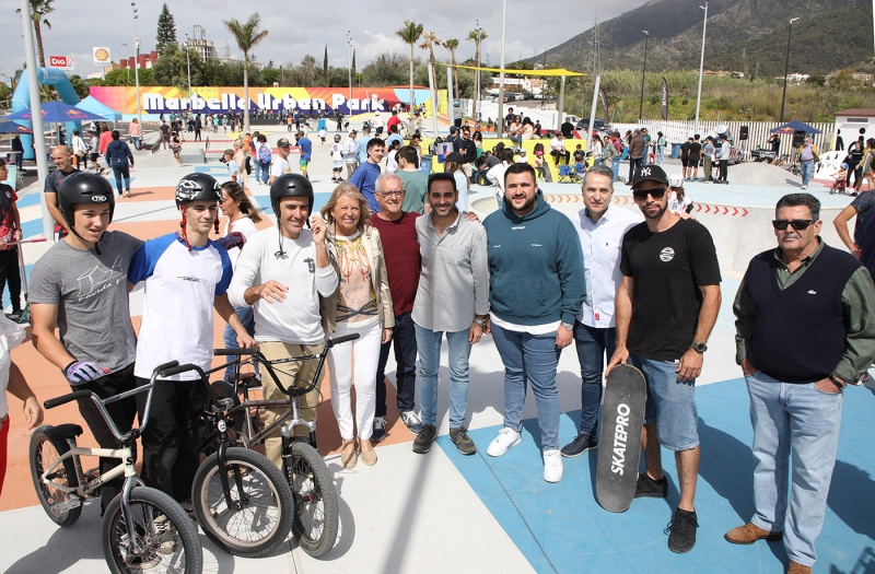 La regidora subraya que el Ayuntamiento “seguirá apostando por proyectos que combinen ocio y deporte” como el nuevo Marbella Urban Park