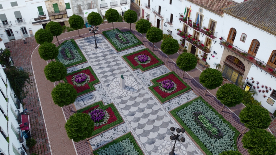 El Ayuntamiento acomete trabajos de rehabilitación y mejora en la plaza de Los Naranjos coincidiendo con el cierre de la actividad no esencial