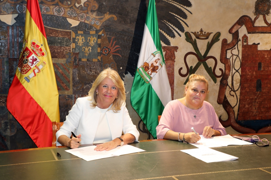 El Ayuntamiento firma un convenio de colaboración con la Hermandad Virgen del Carmen de Marbella, con una subvención de más de 10.000 euros para contribuir al mantenimiento de sus actividades