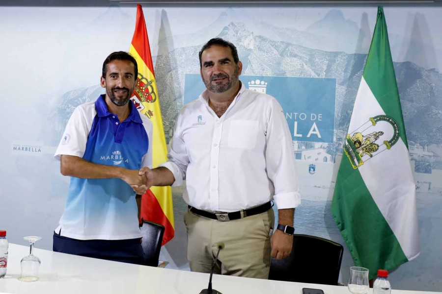 El Ayuntamiento renueva su apoyo al atleta Javier Díaz Carretero dentro del programa de patrocinio Marca Marbella