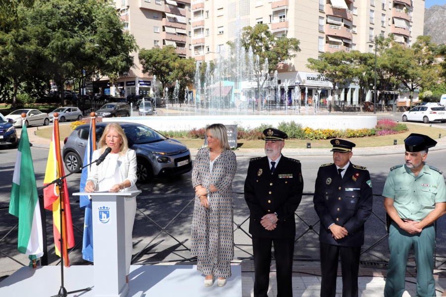 El Ayuntamiento moderniza y realza la imagen de la rotonda en homenaje a las Víctimas del Terrorismo para embellecer la ciudad y “mantener viva su memoria”