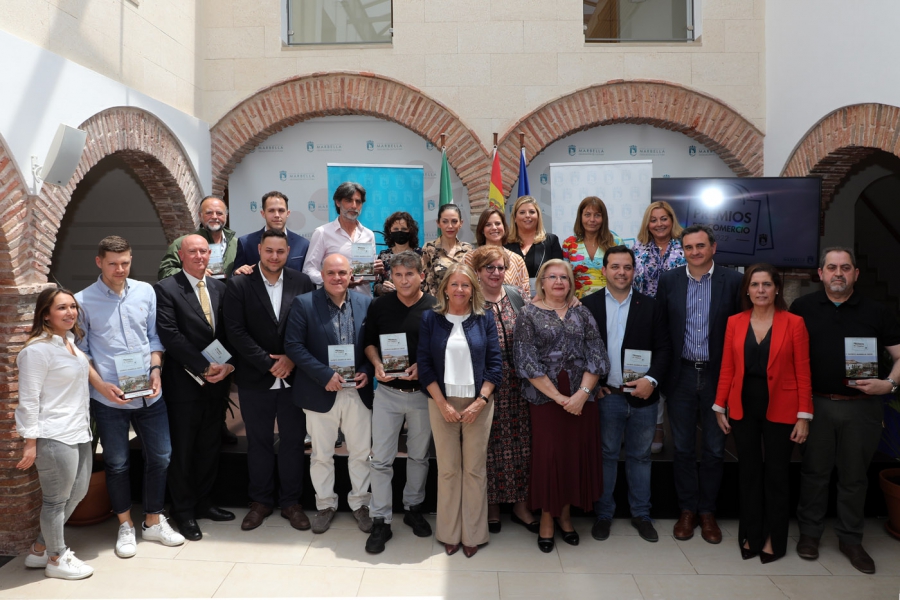 El Ayuntamiento distingue a 13 establecimientos del Distrito Oeste por “su esfuerzo durante la pandemia” y por su contribución a “la excelencia de Marbella”