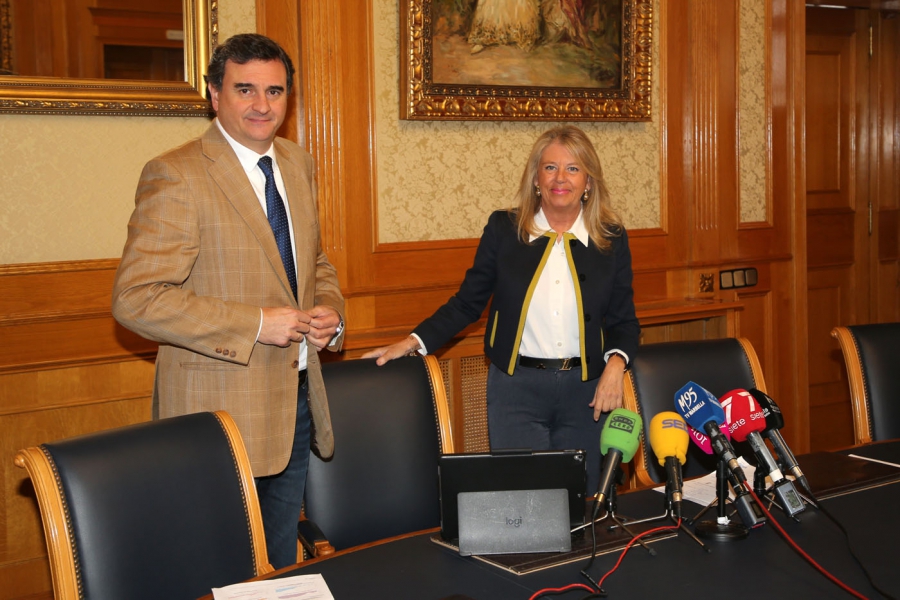 La alcaldesa destaca la solvencia y la credibilidad económica del Ayuntamiento de Marbella, como avala un análisis de entidades públicas que le otorga la máxima calificación a nivel nacional