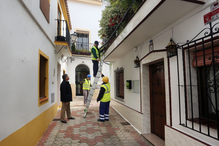 El Ayuntamiento acomete la remodelación de la calle Montenebros con la renovación del pavimento y la mejora de las infraestructuras