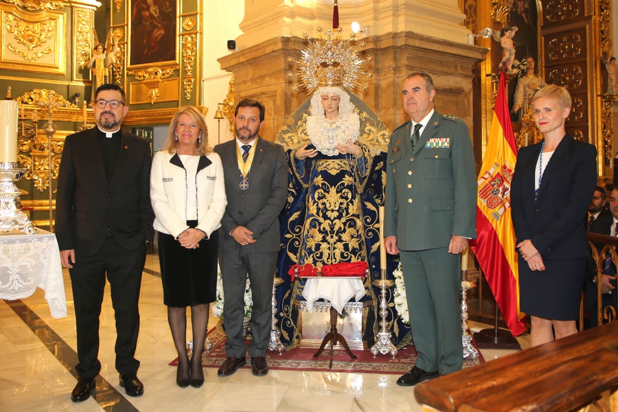 La alcaldesa felicita a la Agrupación de Cofradías de Marbella por su iniciativa de intensificar la relación de la Guardia Civil con la Semana Santa de la ciudad
