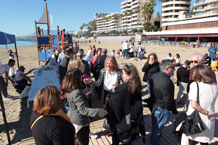 El Ayuntamiento renueva el área infantil de la playa de El Faro en su apuesta por mejorar las infraestructuras lúdicas y de esparcimiento del litoral