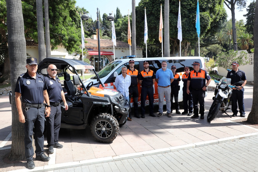 El Ayuntamiento incrementa la flota de vehículos de Protección Civil con una furgoneta de transporte de personal, un buggie para agilizar las intervenciones en las playas y dos motos