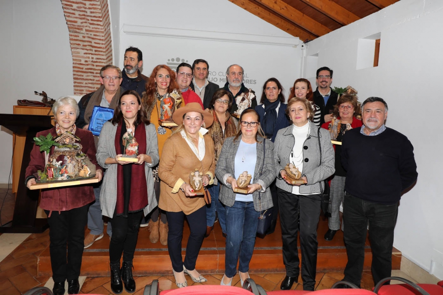 El Ayuntamiento entrega los premios de los concursos navideños de Belenes y Escaparates