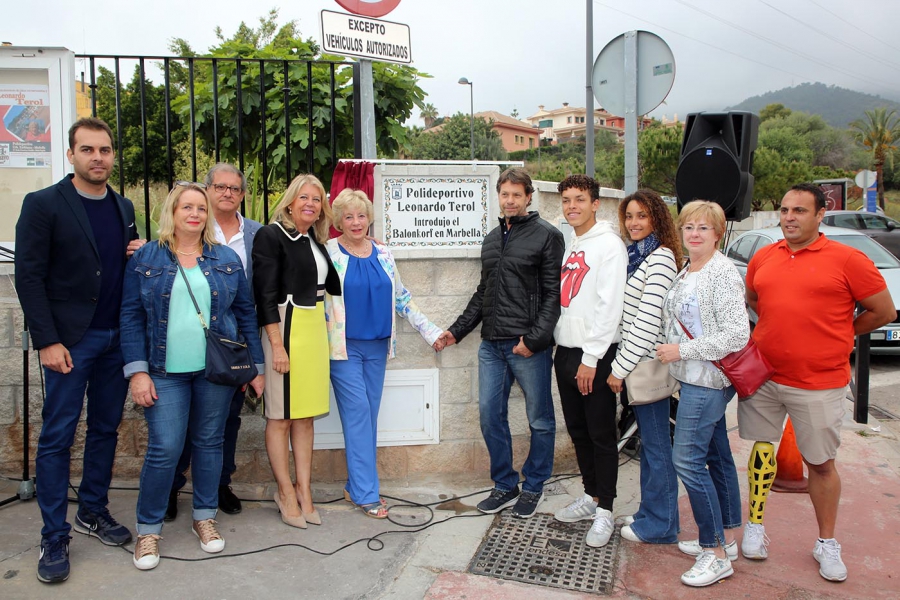 El Polideportivo Xarblanca pasa a denominarse Leonardo Terol, en reconocimiento a su defensa del deporte y su impulso de la práctica del balonkorf en Marbella
