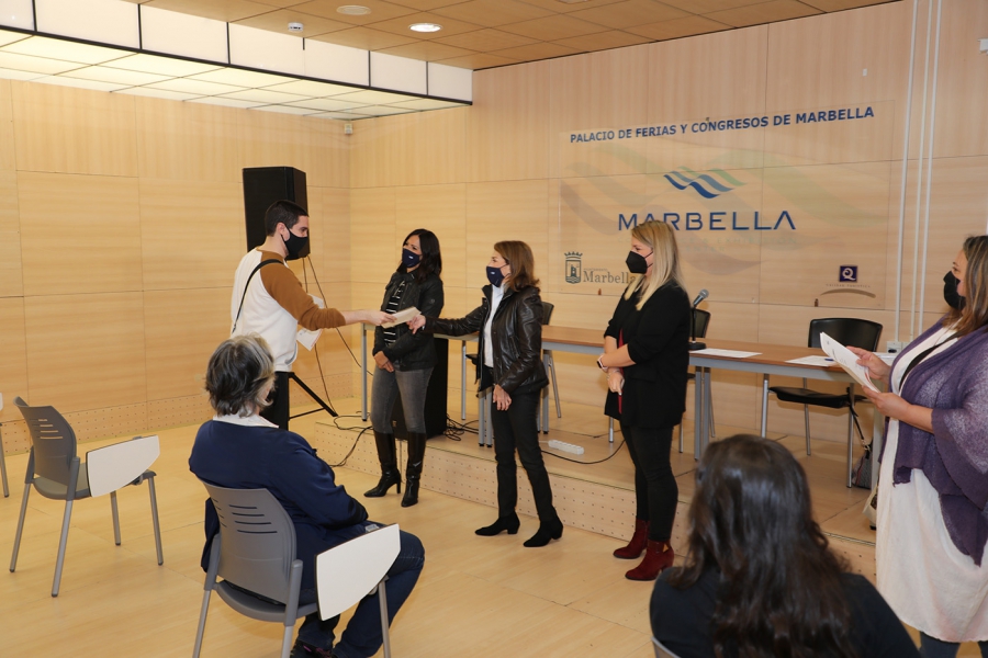 Un total de 25 jóvenes han participado en los cursos gratuitos de ‘Primeros Auxilios’ y ‘Celador en instituciones sanitarias’ en el marco del programa de prevención Activa Marbella