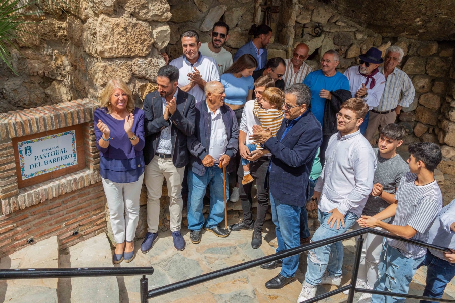 El Ayuntamiento reconoce la labor como embajadora de Marbella a la Pastoral del Barbero dando su nombre a un enclave emblemático del Casco Antiguo