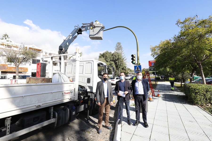El Ayuntamiento mejora la sincronización de los semáforos en el bulevar Príncipe Alfonso de Hohenlohe para dar una mayor fluidez al tráfico