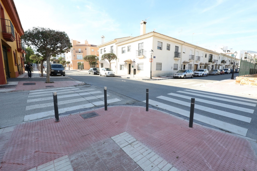 El Ayuntamiento finaliza una serie de actuaciones en el barrio sampedreño de Fuente Nueva para mejorar la accesibilidad peatonal