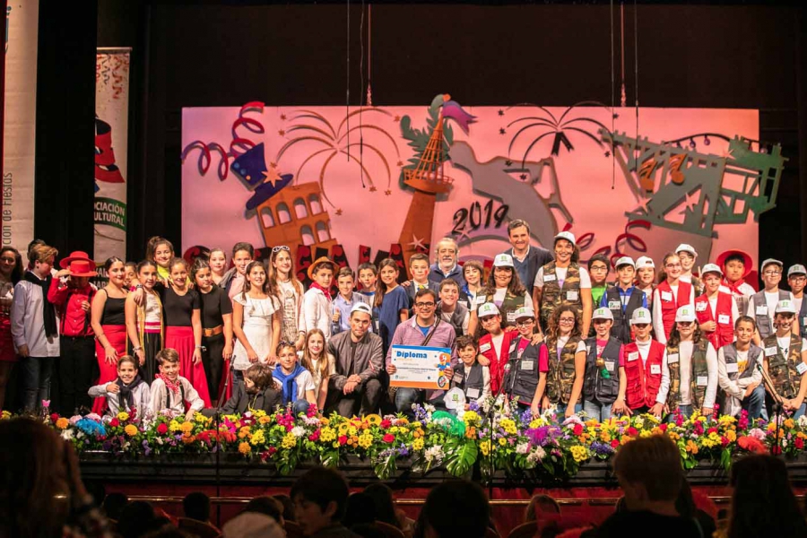 ‘Los Influencers’ y la ‘Peña Cultural Flamenca Los Olivillas’ ganan el Concurso Infantil de Chirigotas